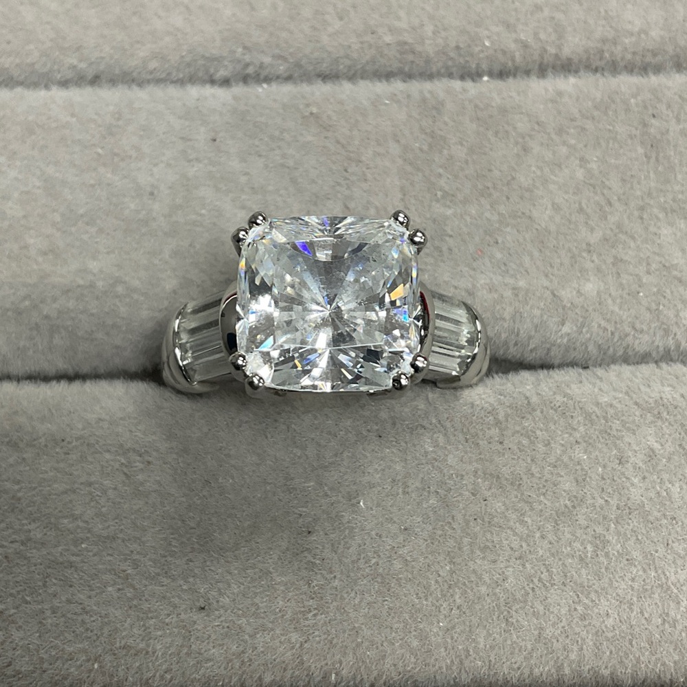 Elegant  Sterling Silver Women's Ring